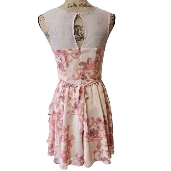 LC Lauren Conrad Sleeveless Floral Dress - 4 - Picture 4 of 9